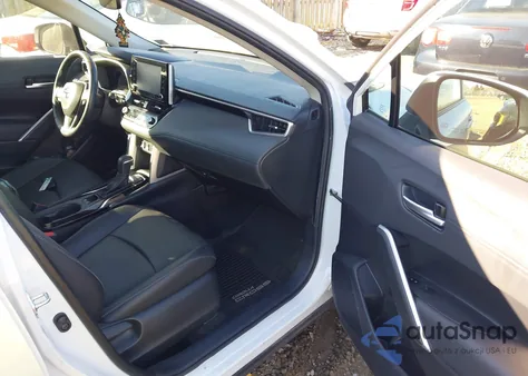 2022 Toyota Corolla Cross Xle from USA, damaged, VIN 7MUDAABG5NV035853